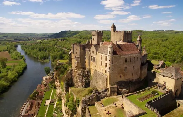 visites-chateau-medieval-dordogne